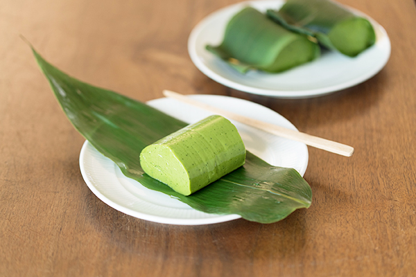 第15回　京はやしや『抹茶葛ねり』と阿南維也さんの白磁縞リム皿