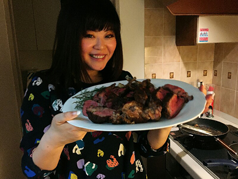 肉好きフードライターの小寺慶子さんが ホームパーティーで１kgの塊肉調理に挑戦！