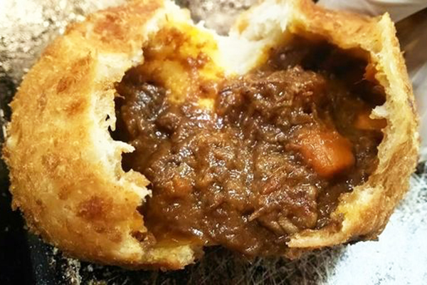 焼きたて・揚げたて・作りたて！　行列のできるベーカリー「パン・パティ」が5月12日にカレーパンの販売数ギネス世界記録（TM）に挑戦！