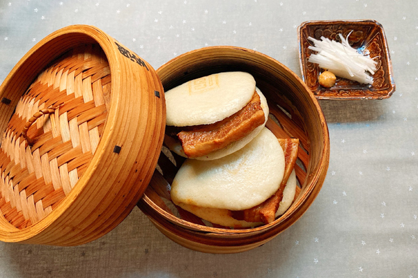 素材に調理にこだわって 化学調味料を使わず作られた 「長崎角煮まんじゅう」