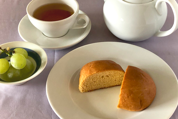 低糖質で高たんぱく。おいしさと食べ応えも二重丸の、理想的なロールパン