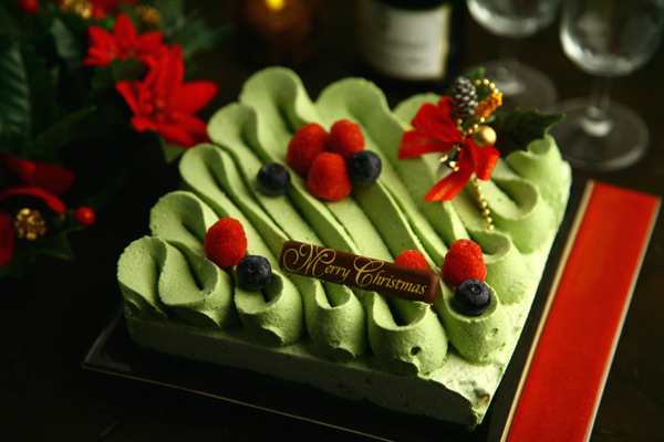 4種類の果実と宇治抹茶。ひと味違う大人のクリスマスケーキ「宇治抹茶チョコケーキ ショコラ・テ・ベール」