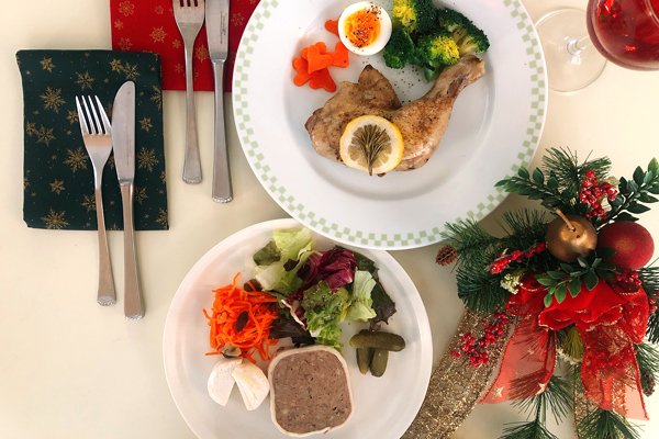 クリスマスディナーは 人気フレンチデリをお取り寄せ。 ターブルオギノ「パテドカンパーニュ」 「チキンのコンフィ　レモンローズマリー風味」