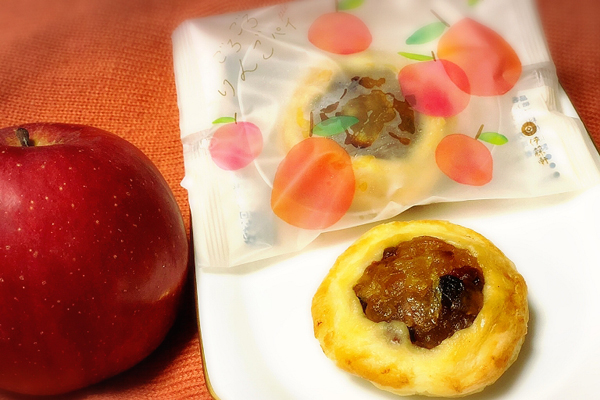 お菓子をみんなで囲む幸せ 京都の和菓子作りから生まれた 「ごろごろりんごパイ」