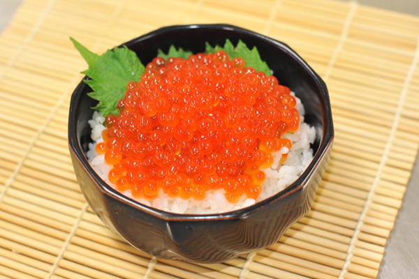 地元の魚にとことん一筋！　 最高の鮮度と味わい「甘塩いくら」「甘塩うに」貴重な珍味「タコとんび」