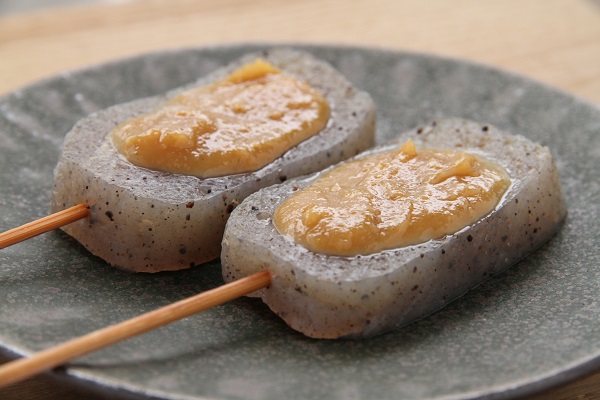 豊かな自然から生まれる郷土の味を。昔ながらの製法で作る「手のしこんにゃく」と自慢の食品詰め合わせ「奥久慈便り」