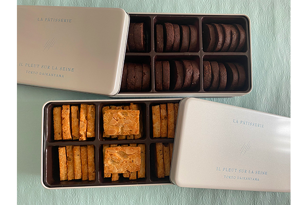 イル・プルー・シュル・ラ・セーヌの 「塩味のクッキー缶」 「あくの強いチョコレートと塩味のクッキー缶」