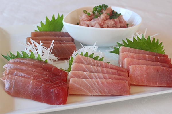 プロ御用達の目利きで一般家庭の食卓にも貢献「まぐろ4種ねぎトロセット」「本格派西京漬セット」