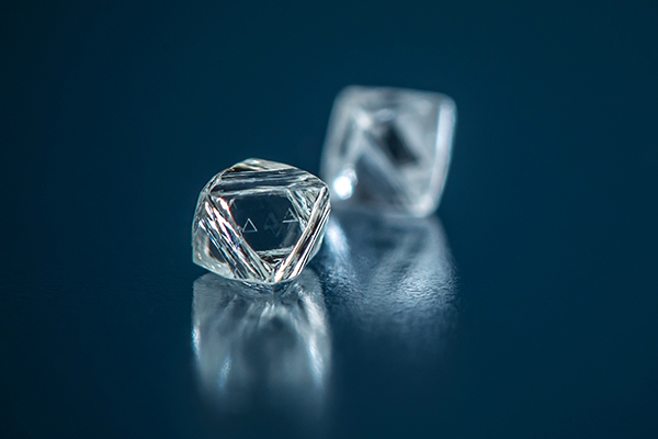 ありのままの美しさを！神秘的な力を宿すアンカットダイヤモンド「K18 Necklace」「K18 rough diamond」