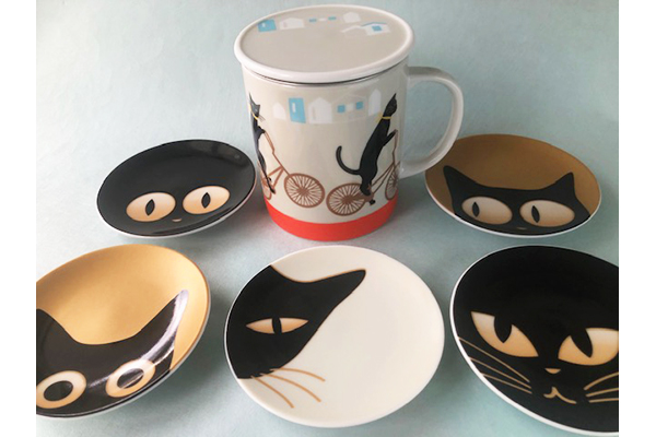 シリーズで集めたくなる、ポップでおしゃれな絵柄が楽しい「自転車ねこ マグカップ」「キャットアイズ 小皿セット」
