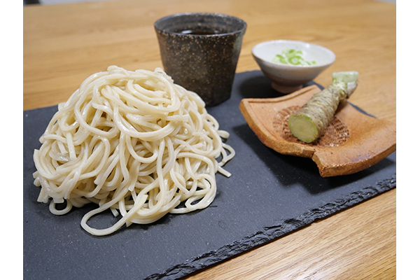 焙煎真昆布めん『麺戀(めんこい)』＋隠岐のあごだしお試しセット、木桶で熟成した「森田醤油」の『百年先も。』と調味料セット。