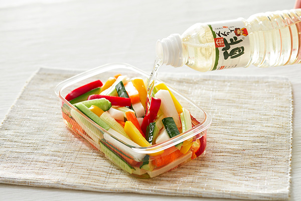 まろやかなお酢料理に仕上がる！常備菜からメインのおかずまで万能な「べんりで酢」