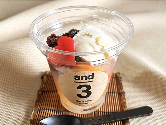 透明カップと赤いハートで大変身！おしゃれなデザインと虜になる味の