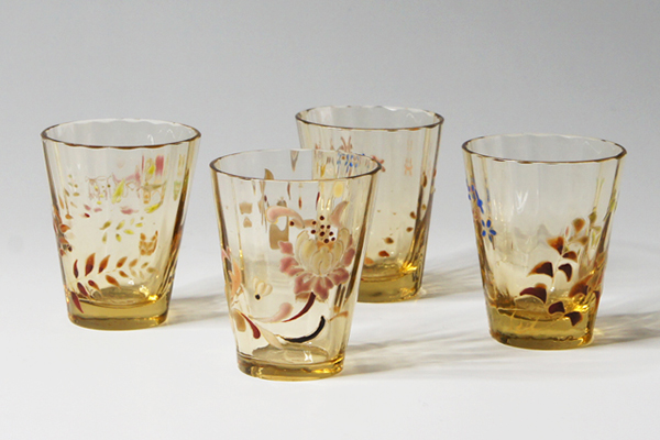 アンティーク酒器を日常に。「エミール・ガレ 小花文小酒杯」と