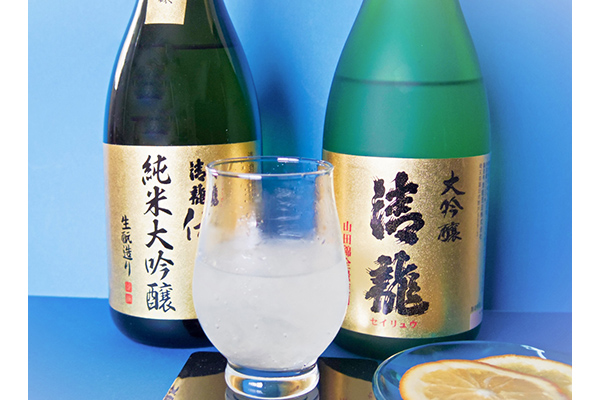 自社経営の居酒屋でしか味わえない代表銘柄「59 純米大吟醸【伝】生もと造り」「22 大吟醸」