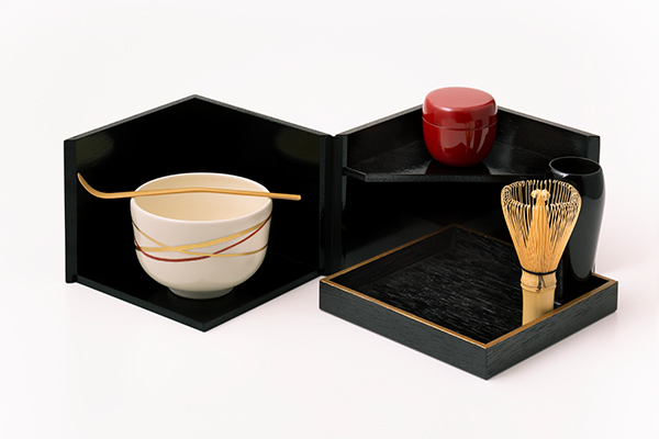 日本屈指の伝統工芸を日常に。京都・清水焼の「雪ノ華 ティーセット