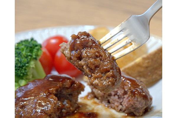 焼いても硬くならず、ふわっとした食感。ブランド牛の旨みを味わえる「常陸牛100％使用！常陸牛ハンバーグ」