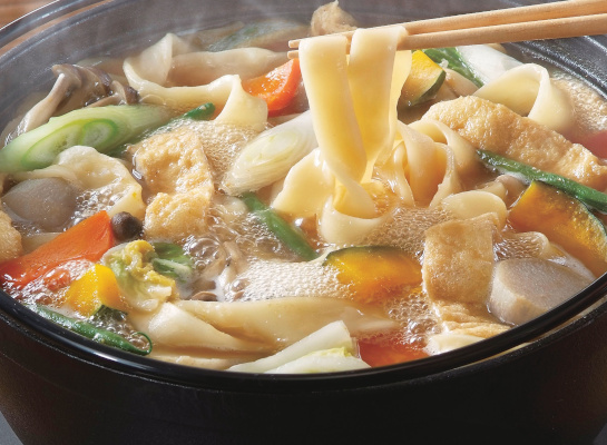 つゆまでおいしい甲州名物「生ほうとう」本格的な味が楽しめる特製みそ、だしパック付