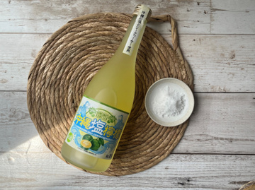 久米島の恵みが詰まったこだわりの1本！絶妙なバランスで生み出された泡盛リキュール「沖縄塩檸檬」