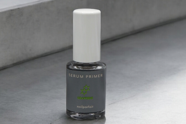 塗るだけで強く美しい爪に。美容液プライマー「nailparfait SERUM PRIMER（ネイルパルフェ セラムプライマー）」