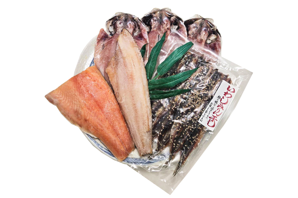 毎朝魚市場で5代目が仕入れを行う！熱海の老舗・釜鶴ひもの店の無添加ひものセット「潮騒（しおさい）」