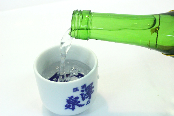 大正9年から続く宮城の酒蔵が贈る「澤乃泉 純米大吟醸 蔵の華」と「澤乃泉 本醸造 生貯蔵酒」