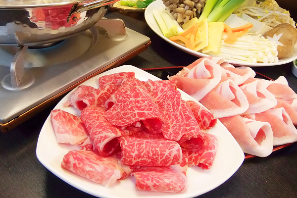 肉の職人が目利きした香川の恵み「オリーブ牛＆オリーブ豚食べ比べセット」
