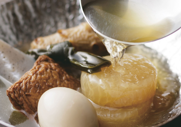 だしが主役のごちそう体験。焼津の老舗鰹節屋が挑んだ「贅沢おでん食べ比べセット」