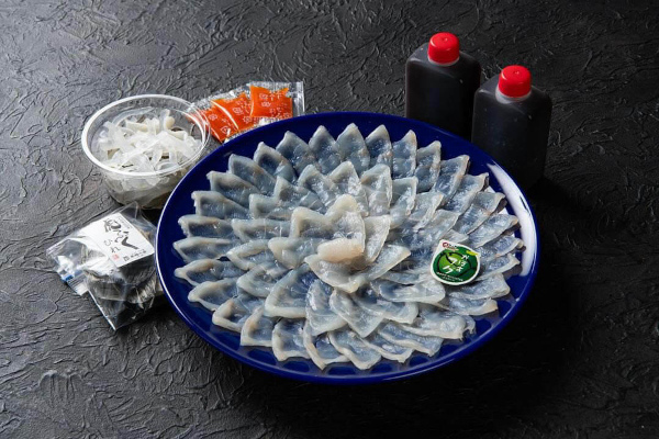 天然超えの旨味と爽やかな香り。大分・佐伯の情熱が育んだ「かぼすふぐ」と「虎ふぐ」