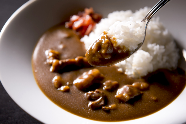 松阪銘柄牛の品評会で最高評価のチャンピオン牛を使用！肉の旨みにこだわった究極の「いにしえの牛肉カレー」