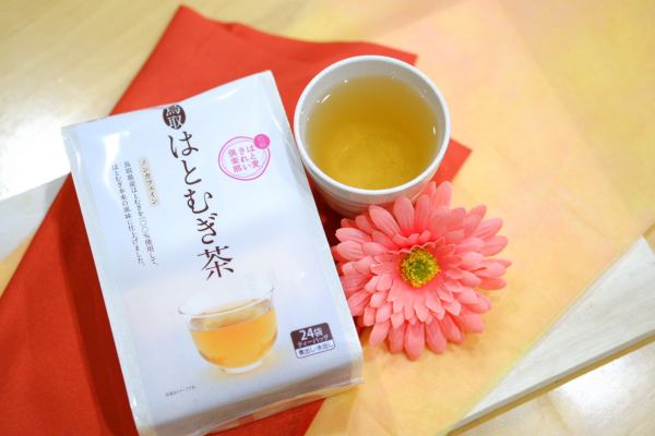 一度は途絶えた鳥取産はとむぎを100%使用。熟練の焙煎技術が引き出す澄んだ香り「鳥取はとむぎ茶」