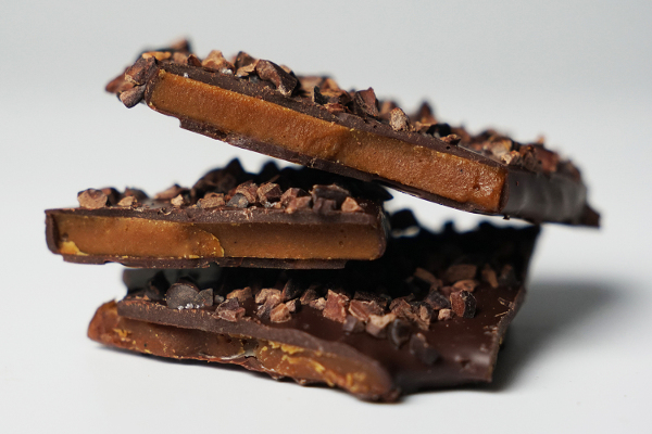 ダンデライオン・チョコレートで大評判！バターキャラメルのコクと岩塩が引き立て合う「ニブトフィーチョコレート」