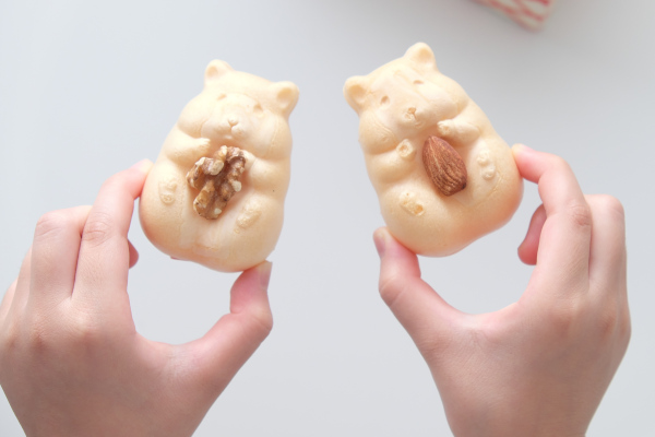 笑顔が溢れる贈りもの!京都発アレンジ自在なハムスターモナカ「竹かごギフトセット(ハムスターモナカ+和紅茶)オリジナル」