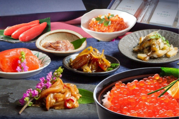 炊き立てご飯にのせるだけで極上の海鮮丼に！北海道の海鮮漬けセット「海の恵」