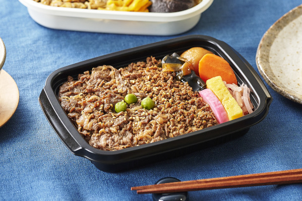 旅の感動を自宅で。秘伝ダレが決め手、米沢の人気駅弁「牛肉どまん中」と冷凍「一膳ご飯」