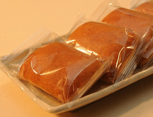 ずっと変わらない味にこだわる、信州・長野の地元産味噌の香りとしっとり食感が素朴な焼き菓子「みそぱん」
