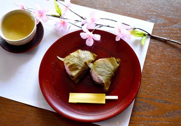 季節の風物詩！ 春に食べたい、おはぎと桜餅 5選