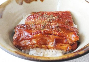 行列のできる「回し寿司　活」で大人気。特製うなぎの蒲焼きを家庭でも