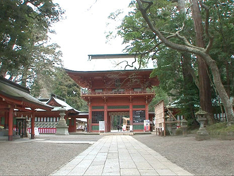 今回訪問する店と鹿島神宮とは密接な意味合いがあるそうなので、まずはそれを確かめに行くことにした。