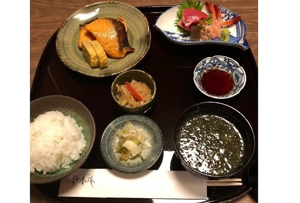 「にいがたの味 静香庵（せいこうあん）」でランチ