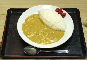 北海道厚沢部町「前井食堂」のカレー