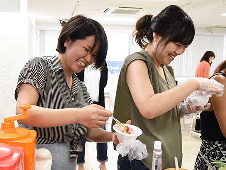 今回は参加者の皆さまに、「これはカキ氷に合うのでは？」と思うものを持参していただいたのですが…