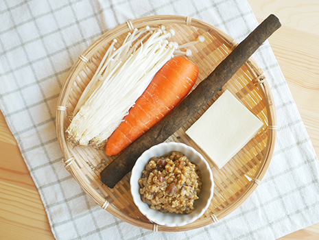 たっぷりの野菜と高野豆腐をプラスして、さらに栄養をプラス