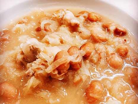 イタリア・フリウリ州の伝統料理である「ヨータ」というスープ