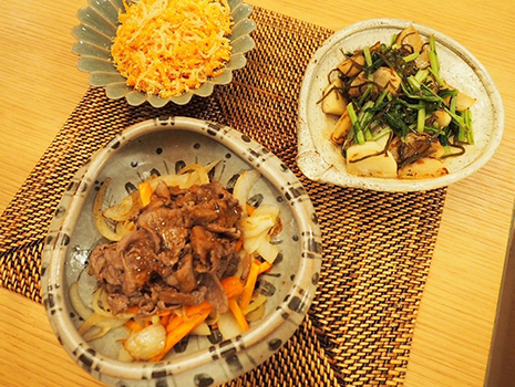 ひとつひとつがシックで、華やかだけど程よく品があって、お料理を映えさせるんです