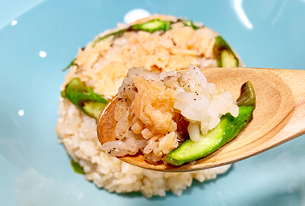 アスパラのシャキッと感&香りと、「さけ茶漬」の風味がベストマッチ