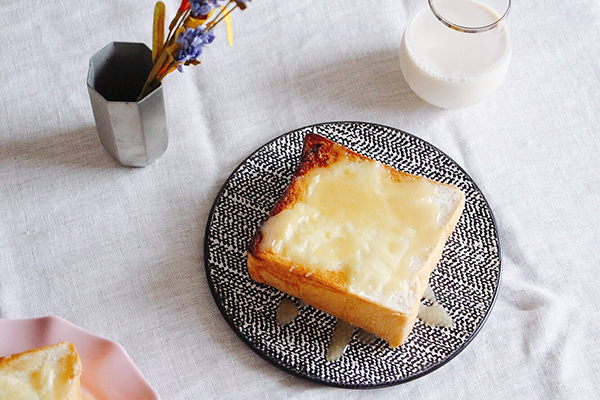 一度は食べたい！　朝のテンションを上げる高級食パン