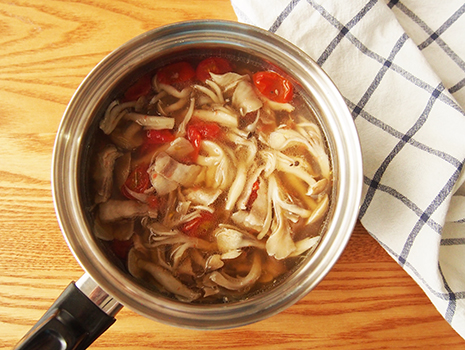 辛みを加えたいときはラー油を入れても美味しくいただけます。酸辣湯はお酢を感じるスープです。ぜひ富士酢を活用して楽しみましょう♪