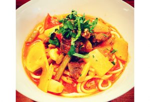 ここのラグマンという、中央アジアのいわゆる”うどん”が過去最高級に美味しいとの情報が。