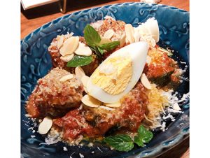 「生シラスのマリナート」とか「仔羊の肉団子」とか「豚舌のボッリート」とか、どうです、食べたいでしょ？　と語りかけられているようなさすがのラインナップ。